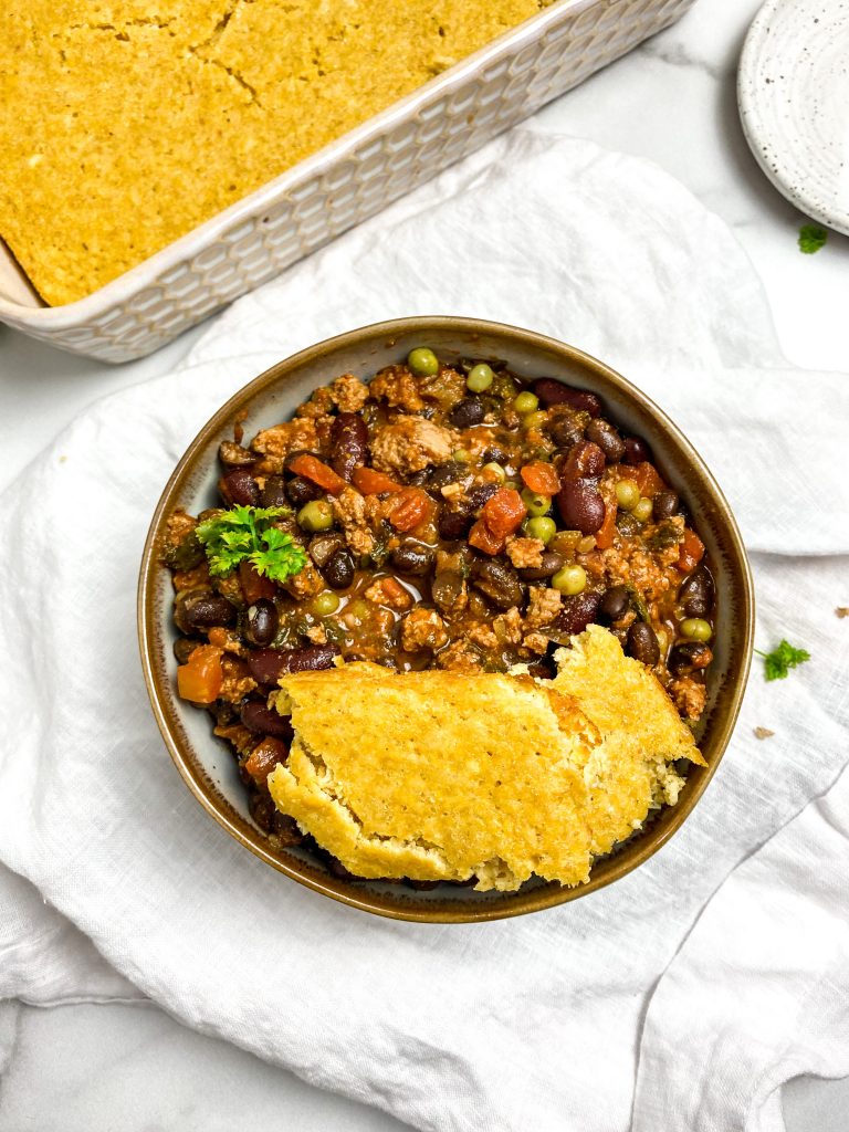 healthy chili and cornbread