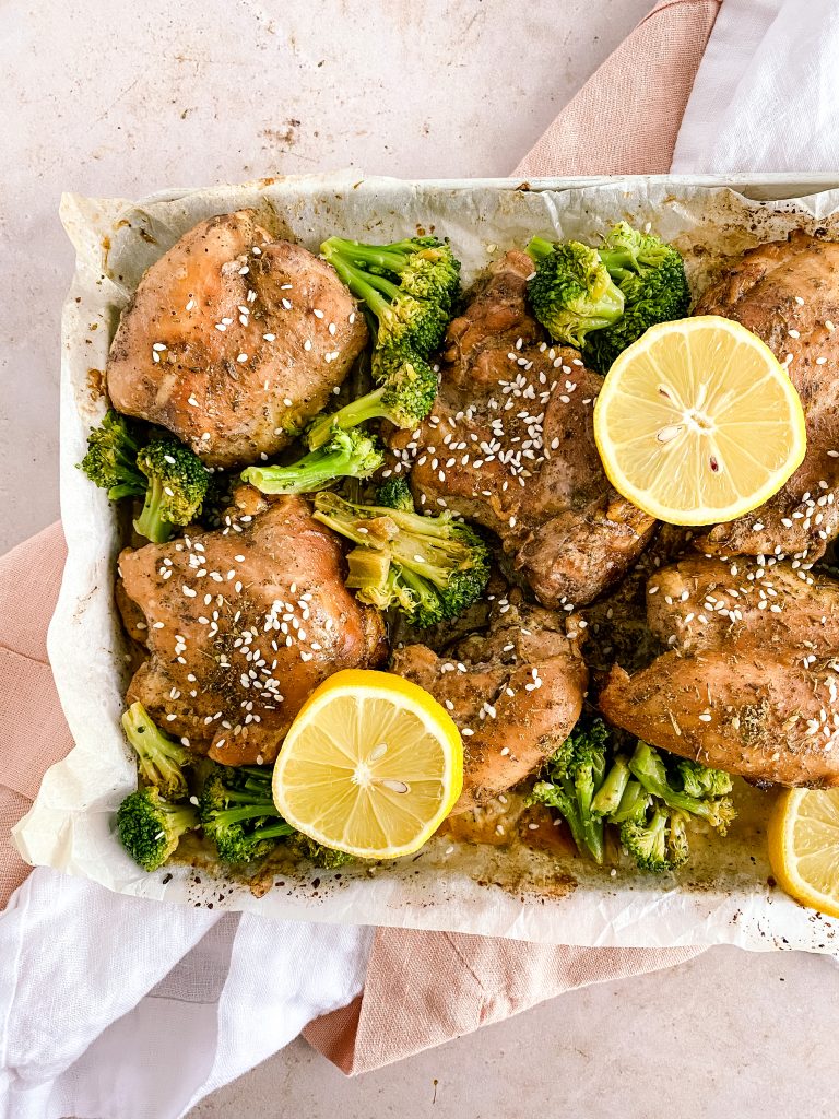 za'atar chicken with lemon on a sheet pan 