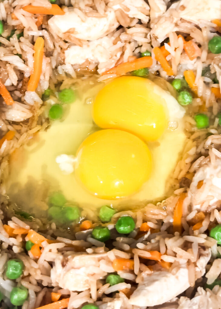 cooking eggs in rice