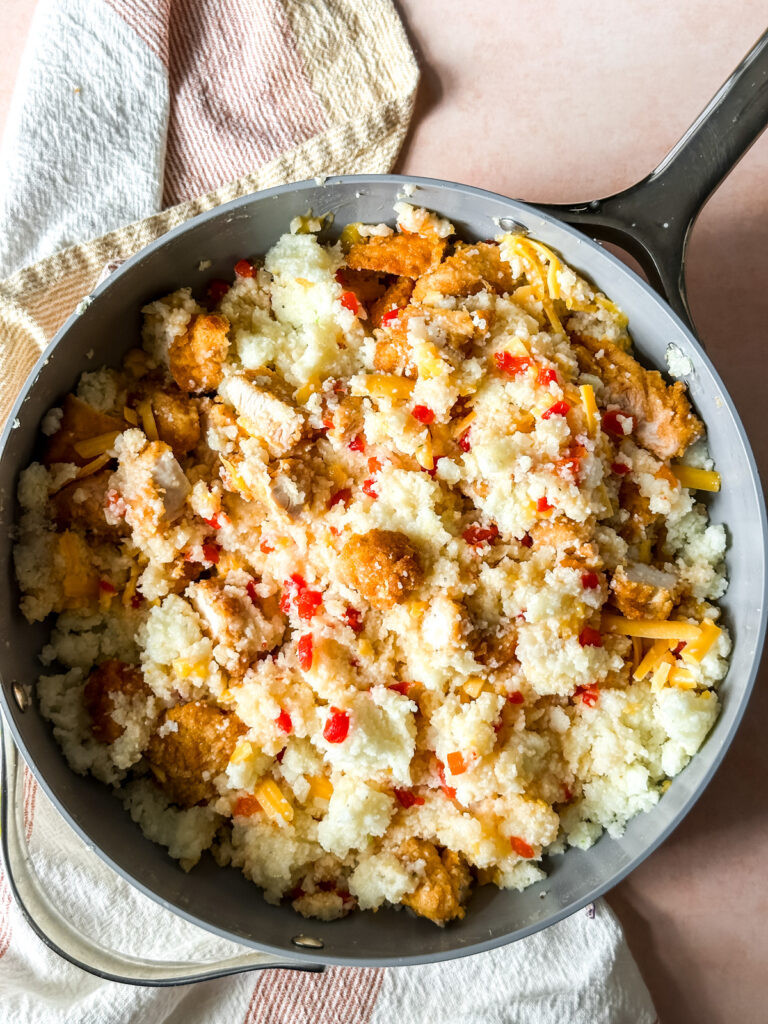 a one pan grits with chicken and pimentos