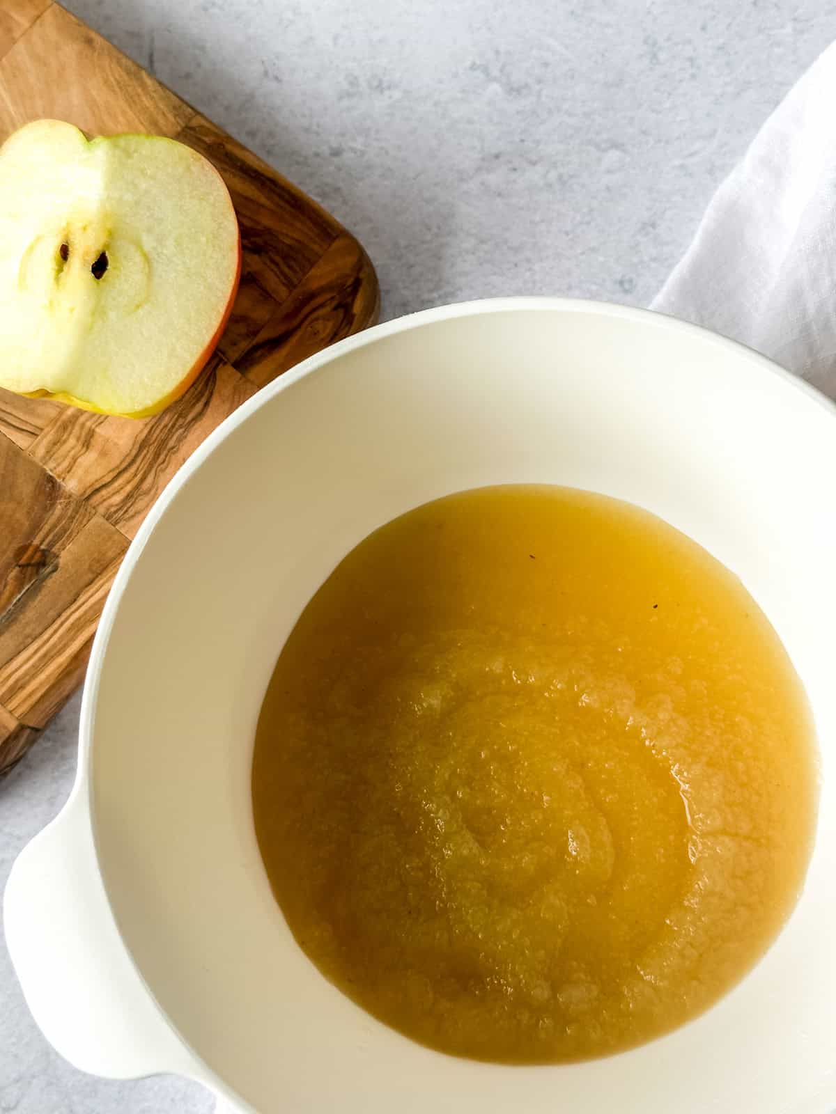 applesauce in a bowl